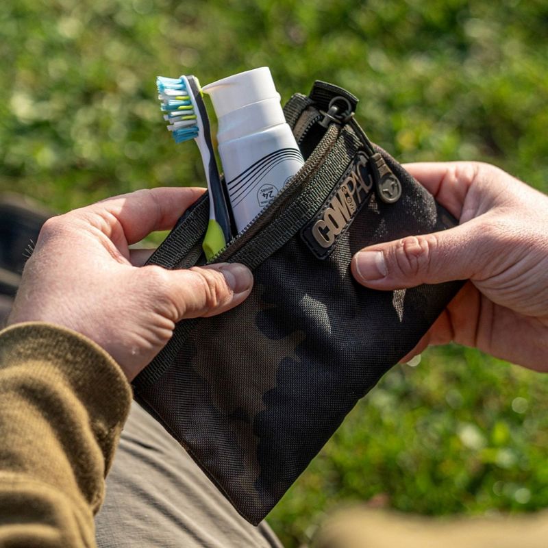 Korda Compac Dark Kamo Wallets