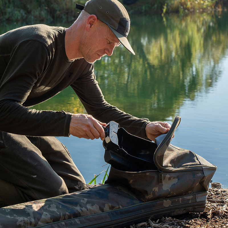 Nash Subterfuge Bushwhacker & Prodding Stick Bag